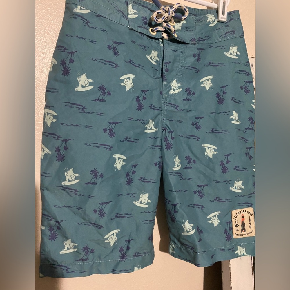 Lucky Brand boys shorts swim trunks nice! Size 10